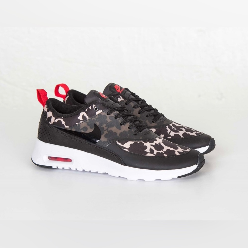 Nike Women’s Air Max Thea Lib QS sz. 7 Sneakers - Picture 2 of 5